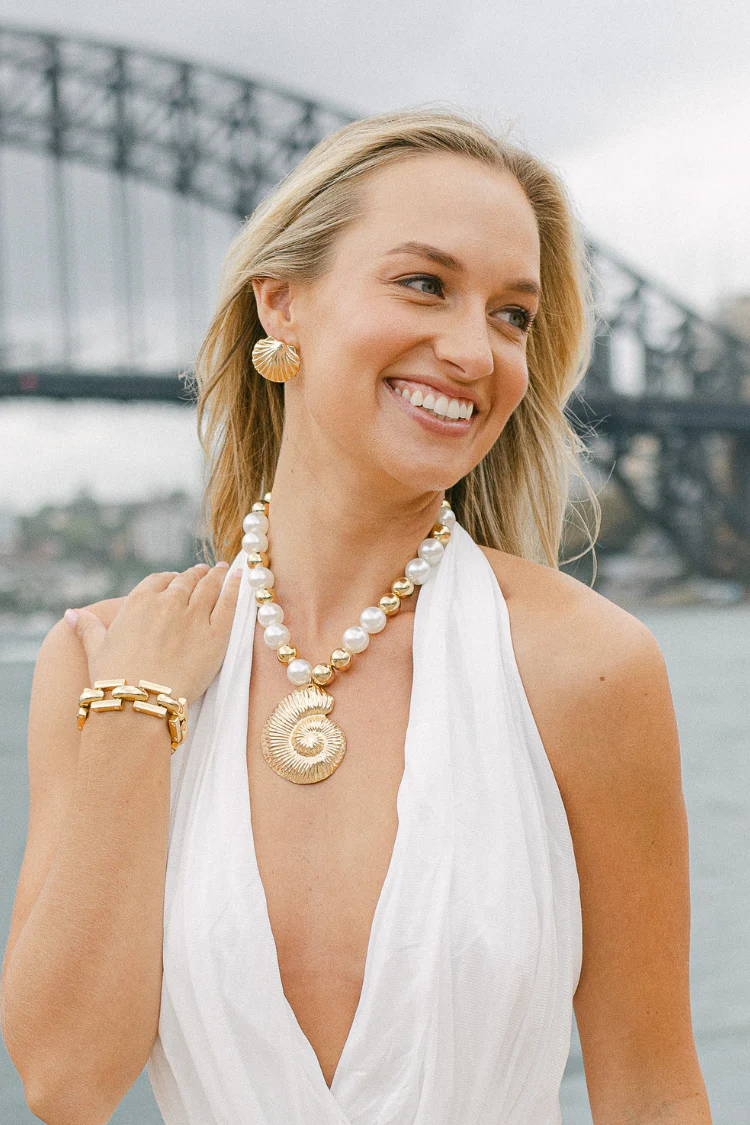 Getaway Conch Shell Necklace - Image 2
